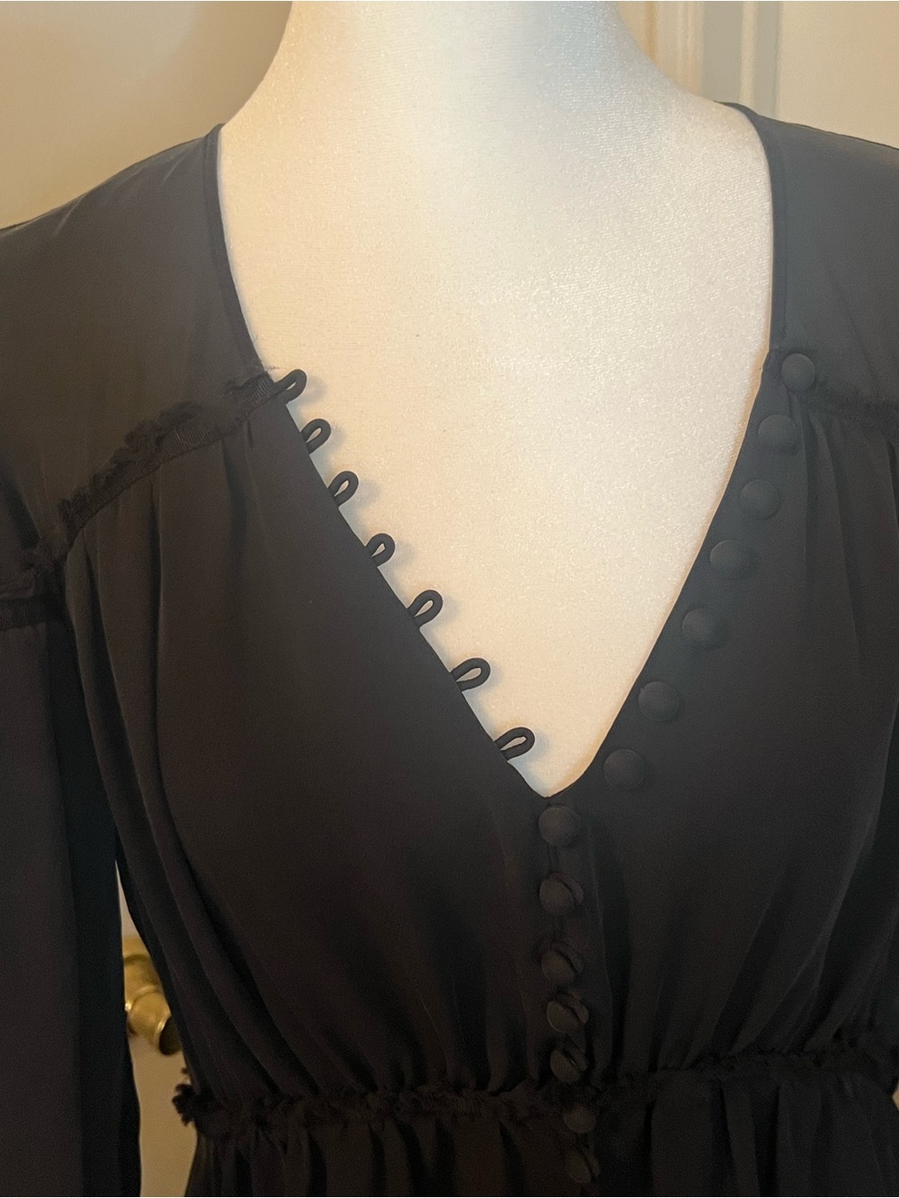 Cinq à Sept 100% Silk Black Long Sleeve Dress Covered Button Front Tiered Ruffle - Picture 5 of 7